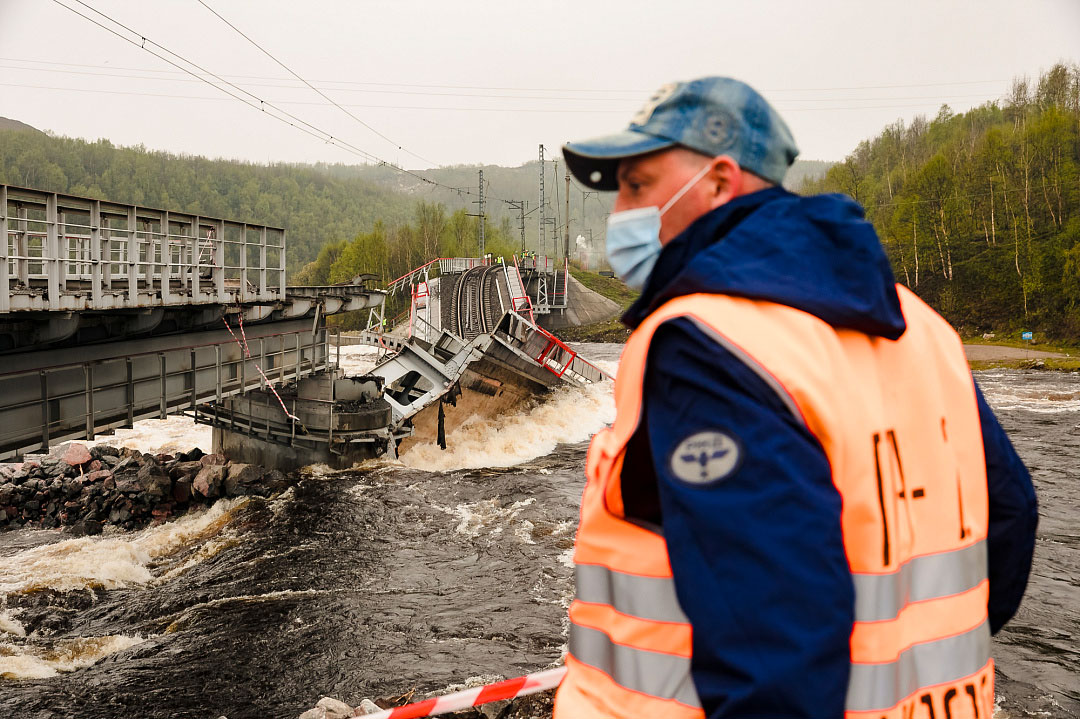 Tremendous transport trouble for Murmansk as key railway bridge collapses