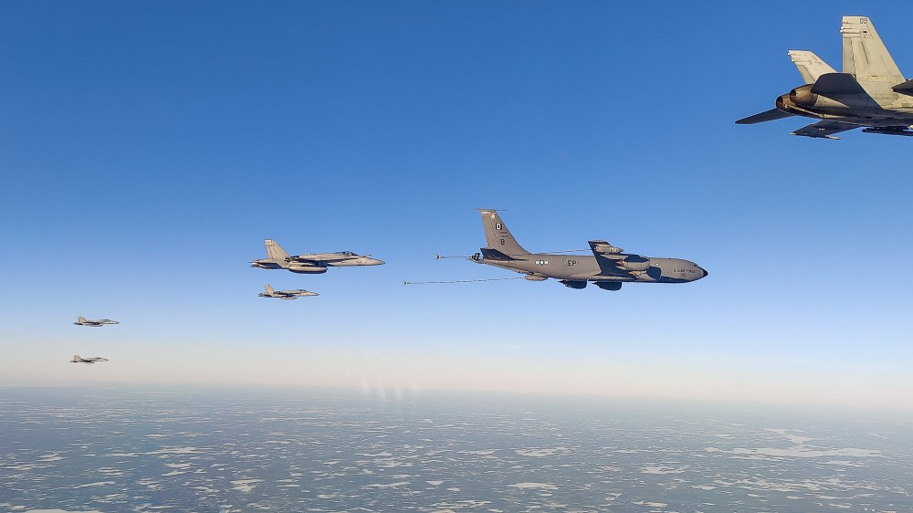 U.S. Air Force trained refueling over northern Finland | The Independent  Barents Observer