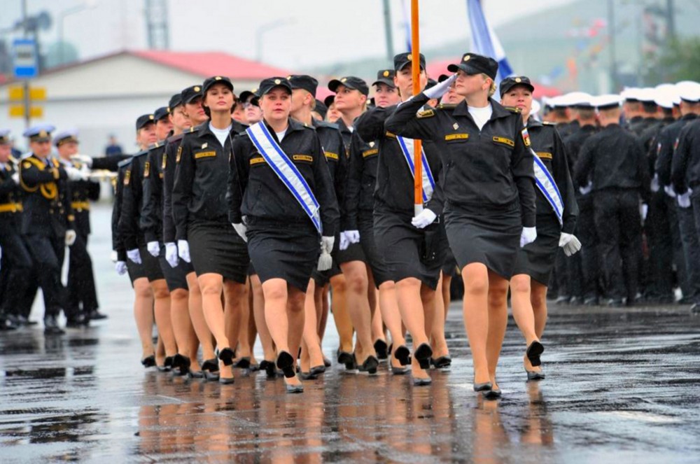 Northern Fleet greets «weak sex» on Womens Day The Independent Barents Observer