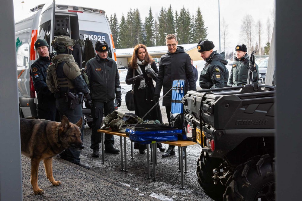 As Helsinki prepares new measures against Russian hybrid operations, President Stubb makes visit to the border