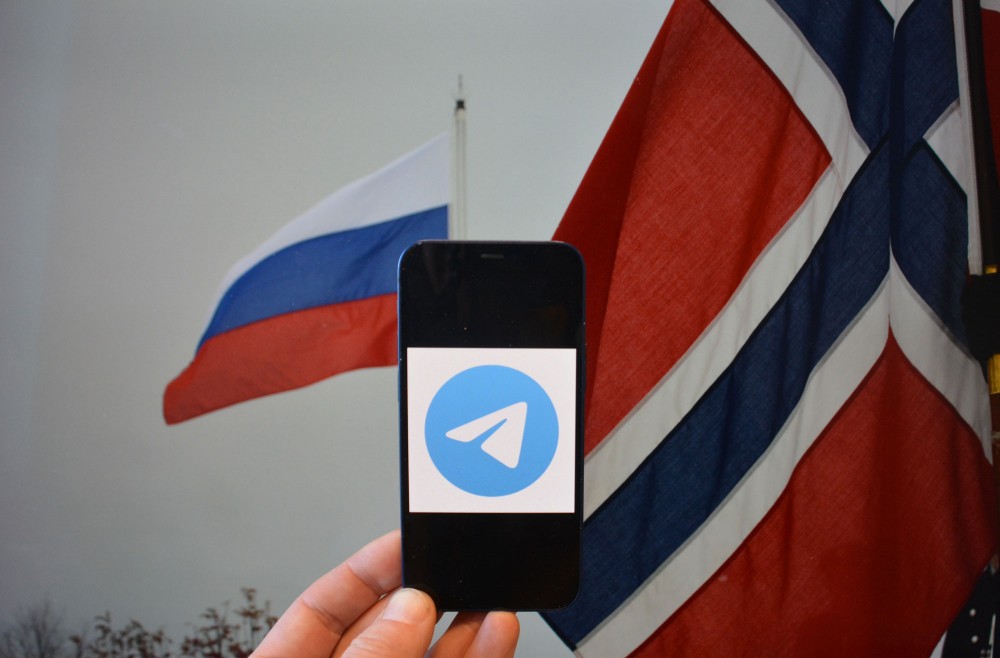 Norway đang ngày càng tăng cường việc sử dụng ứng dụng Telegram trong các điều phối chính sách. Các quan chức nhà nước tại đây đã chứng kiến tầm quan trọng của tính bảo mật và khả năng giao tiếp nhanh và hiệu quả của ứng dụng này. Hãy xem hình ảnh để tìm hiểu thêm về tầm quan trọng của Telegram ở một quốc gia phát triển như Norway.