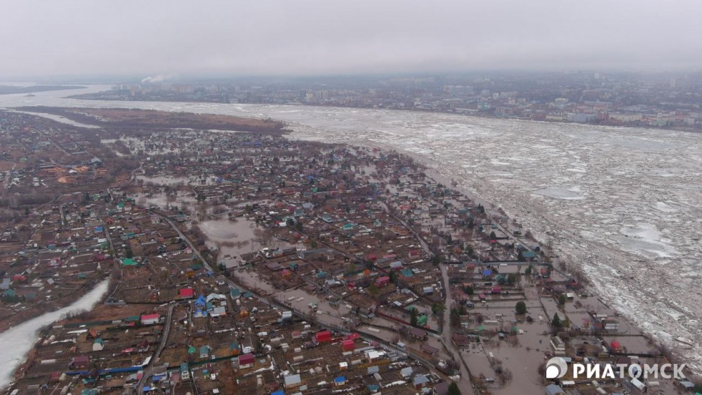 Expert fears flooded radioactive dump sites could leak to river system that flows into Arctic Ocean