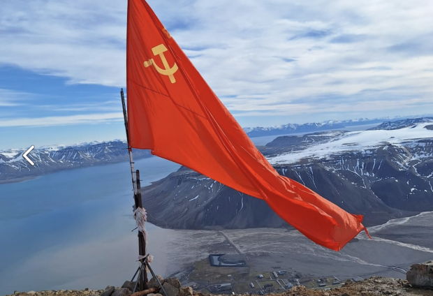 Moscow hoists Soviet flags at Svalbard